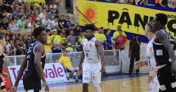 São José Basketball recebe o Pinheiros pelo NBB