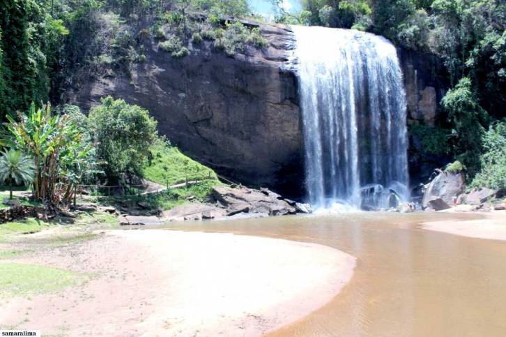 Conheça A Cachoeira Grande, Atração Mais Famosa De Lagoinha - Meon