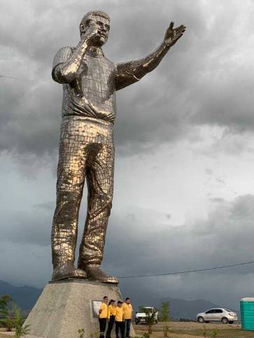 Estátua em homenagem a Padre Léo é inaugurada em Cachoeira Paulista - Meon
