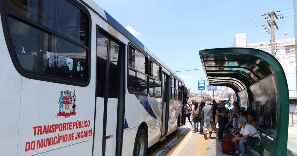 Linhas de ônibus terão reforço com o jogo do Brasil na Copa nesta