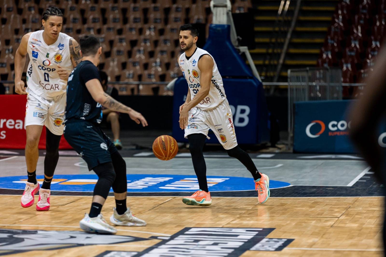 Em preparação para a temporada, São José Basketball apresenta