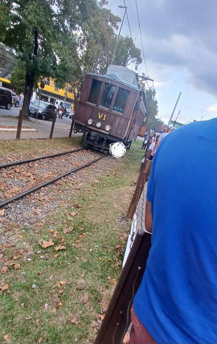 Mulher morre atropelada por bonde em Campos do Jordão