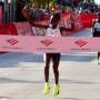 Ruth Chepngetich bate recorde mundial da maratona em Chicago