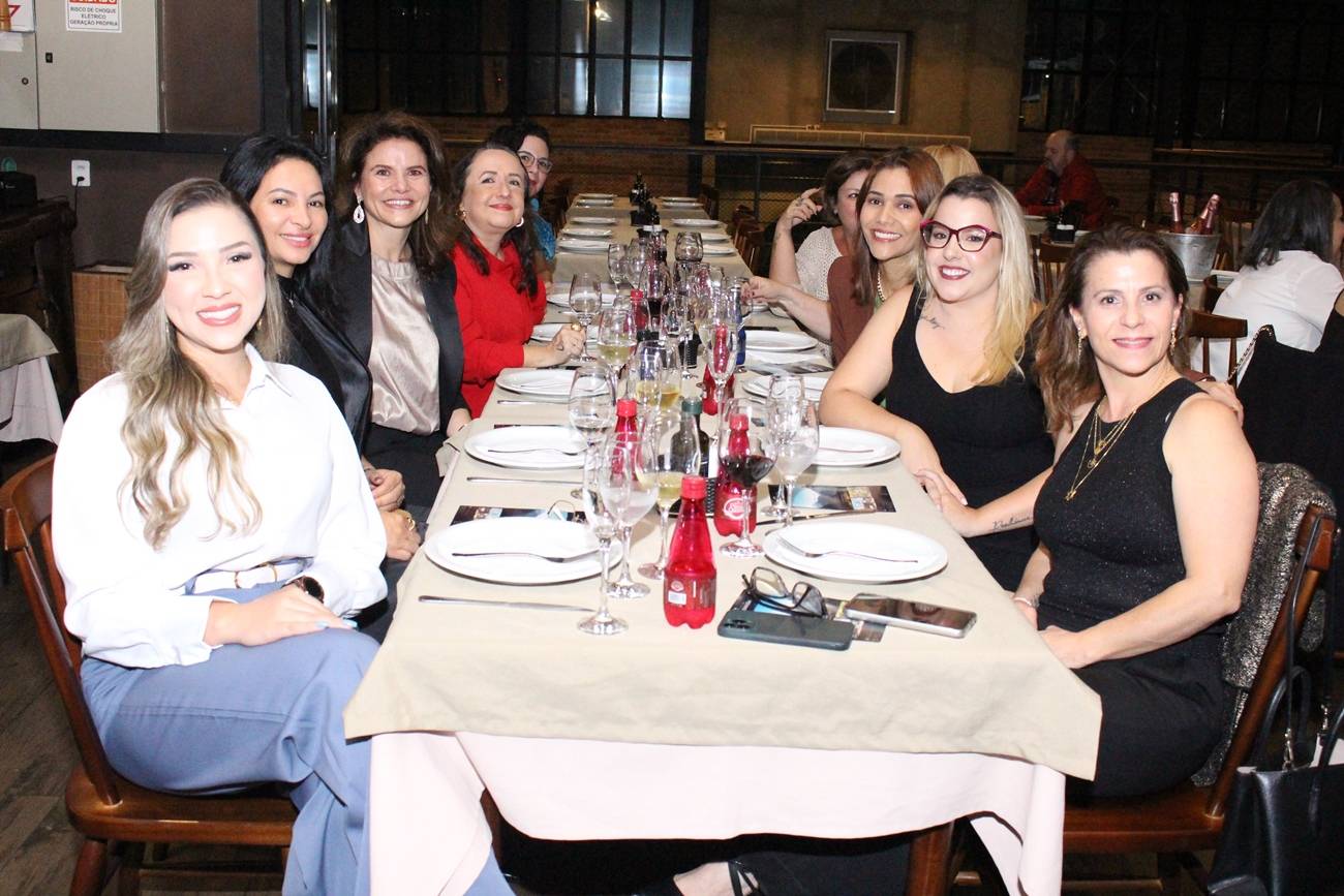 Thalita Campos, Gercina Miloch, Denise Vensk, Andreza Mattos, Carolina Leber, Gabrielle Américo, Adriana e Jux Petente