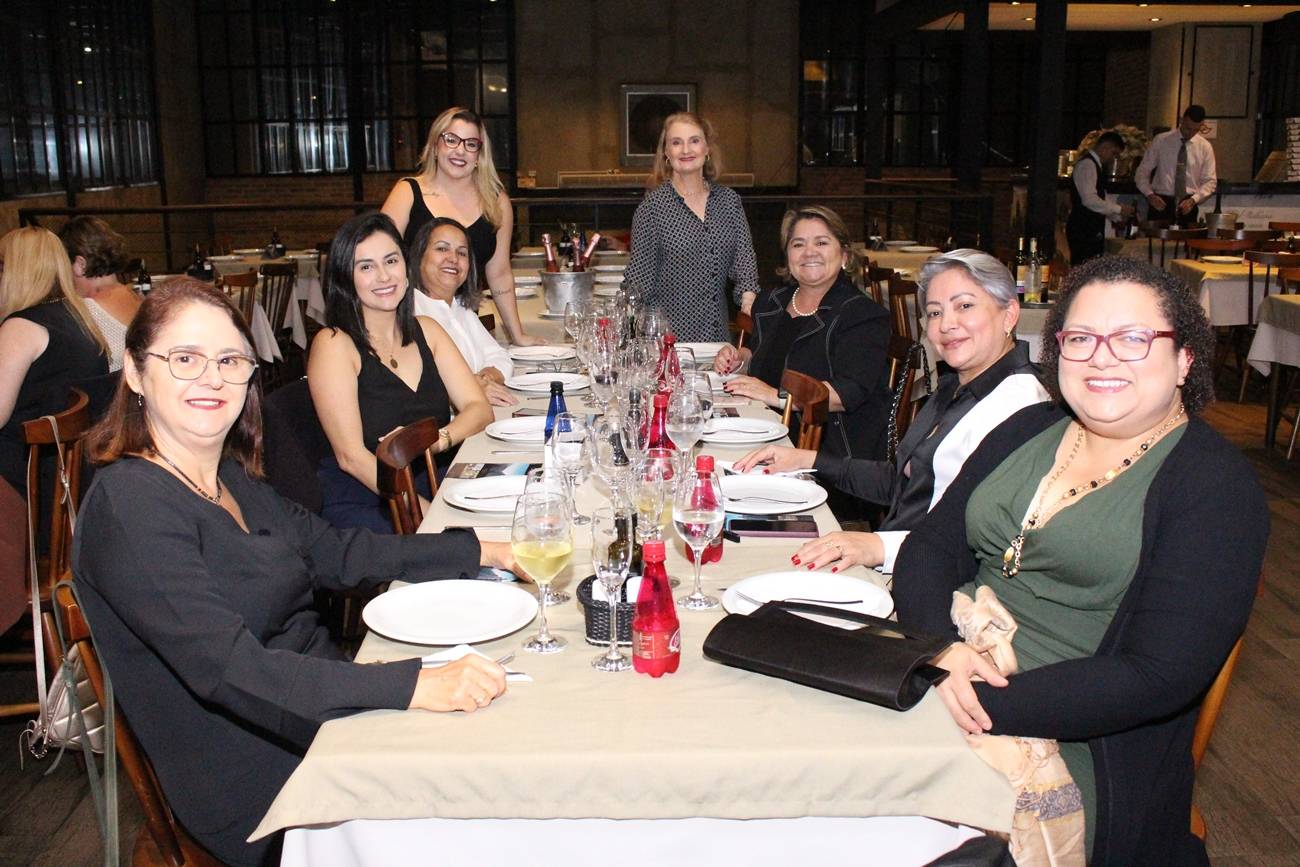 Roseli Ronch, Gislaine, Gabrielle e Marcia Américo, Caca Silvestre, Regina Baumann, Maria das Dores da Silva e Jacqueline Martins