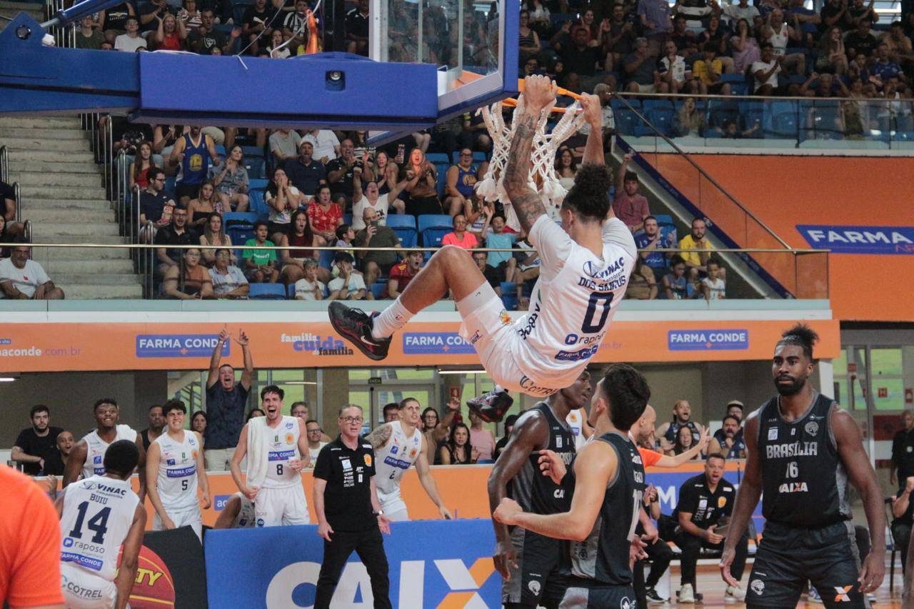 Farma Conde São José Basketball vence o Brasília pelo NBB