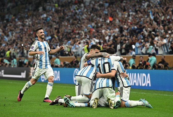 Em jogo de seis gols, Argentina é tricampeã da Copa do Mundo nas  penalidades - ISTOÉ Independente